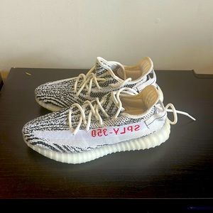 Yeezy 350 zebra size 8.5